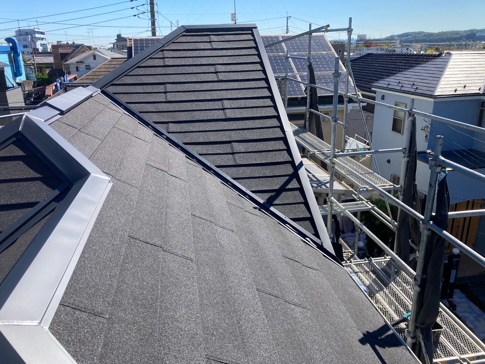 2025/05/22<br/>昭島市拝島町屋根カバー工事